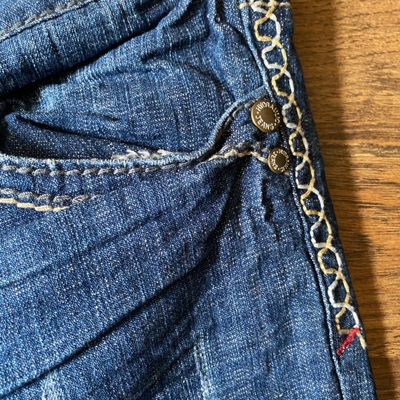 Capris - Picture 4 of 5